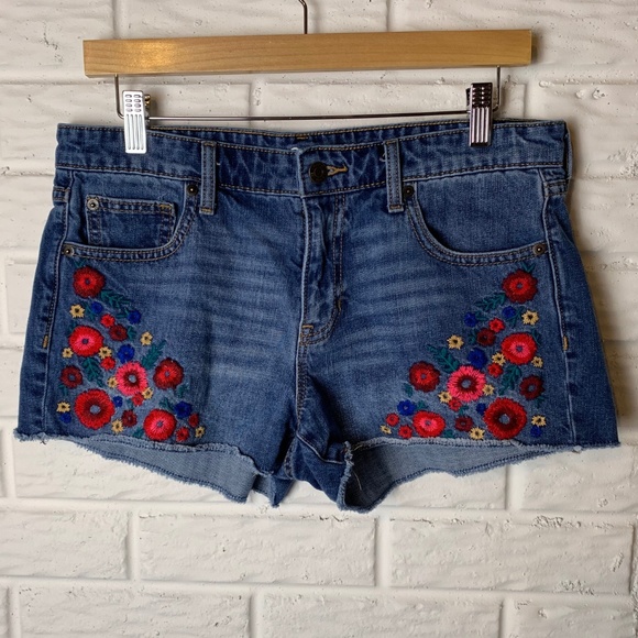 GAP Pants - 😊 GAP Jean Shorts Size 8 Denim Cut Offs